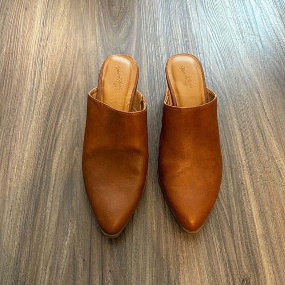 Universal Thread Heeled Mules - Picture 5 of 8